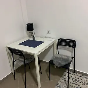  Hostel Super