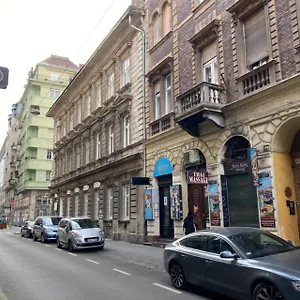 Πανδοχείο A10 Center, Βουδαπέστη